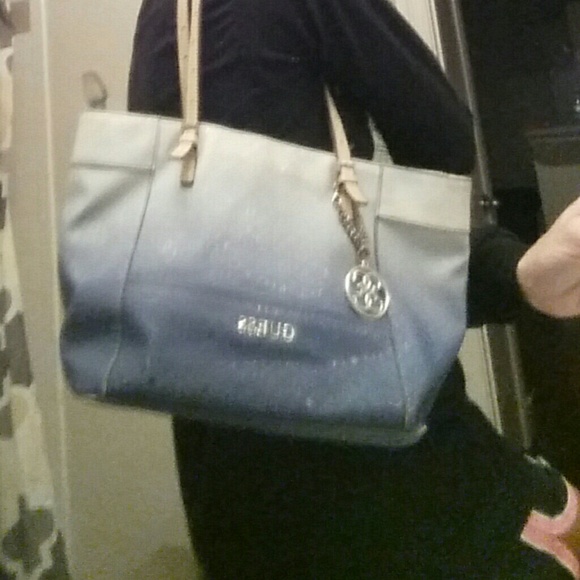 Guess handbag - Picture 2 of 3