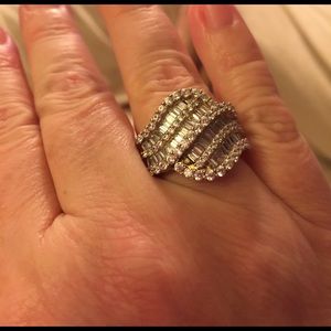 Ster. Silver band with man made white diamonds