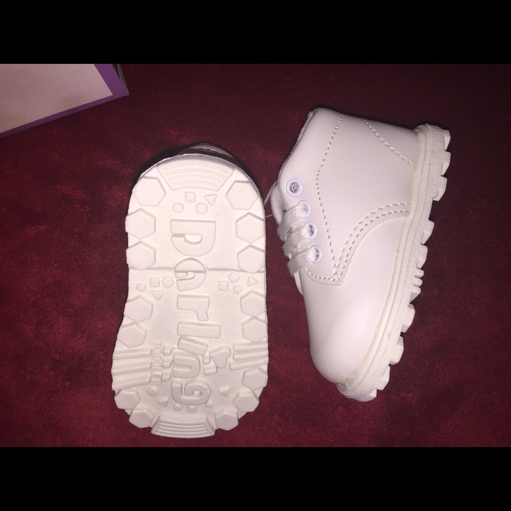 Darling infant/baby white shoes net!! - Picture 3 of 5
