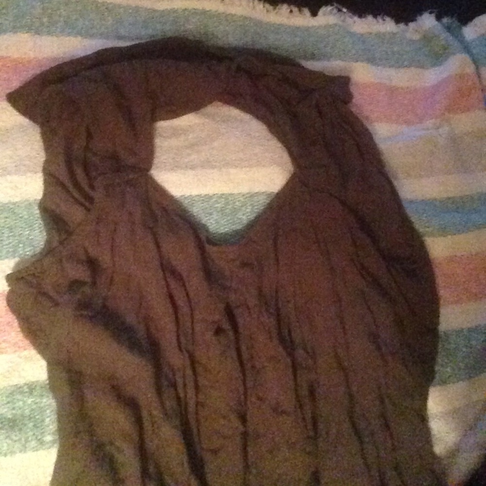 Button Down Tank✌🏼😝 - Picture 3 of 3