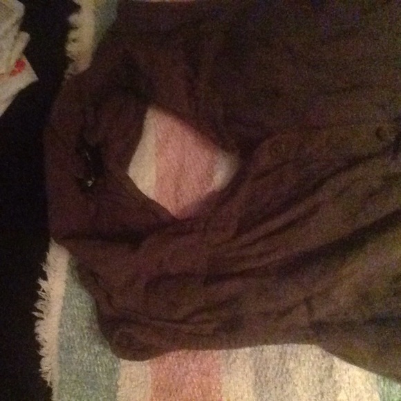 Button Down Tank✌🏼😝 - Picture 2 of 3