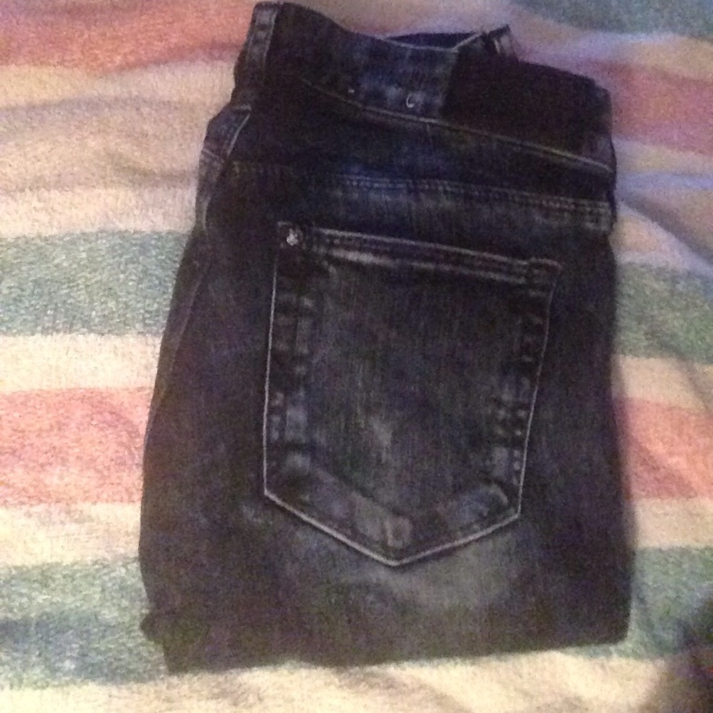 FLASH SALE🦋H&M Distressed Jeans👖