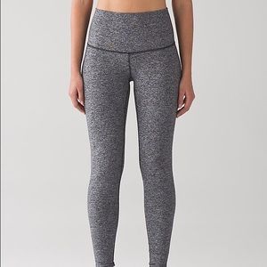 heathered grey lululemon wunder under size 4