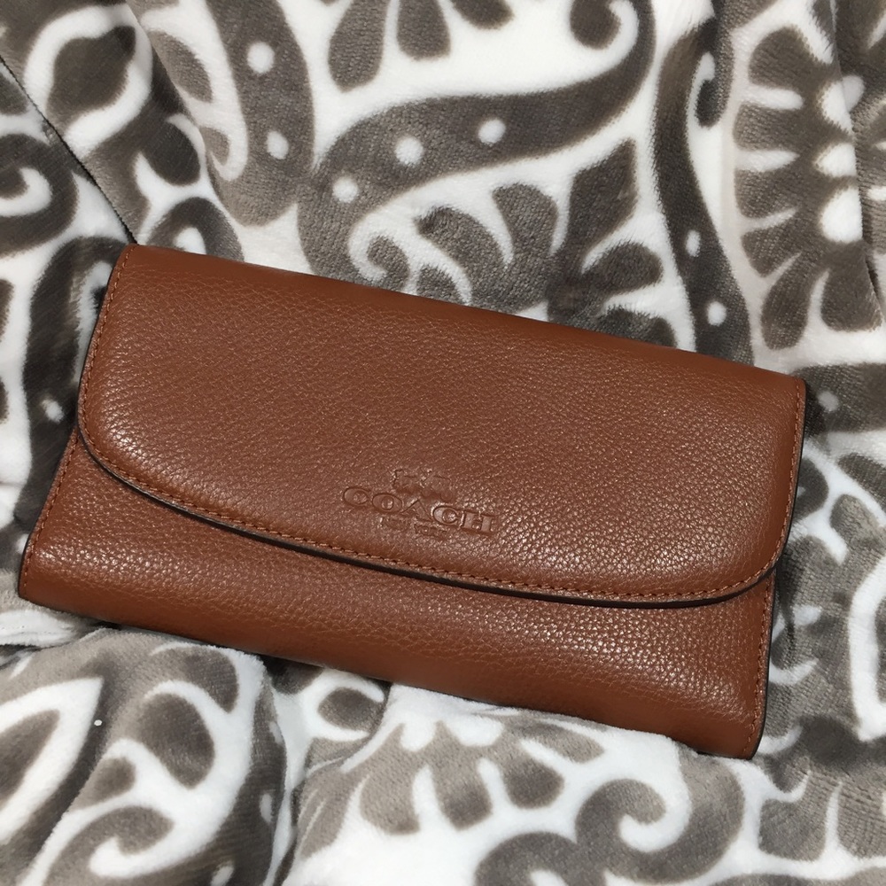 Coach Tri-fold Pebbled Leather Wallet