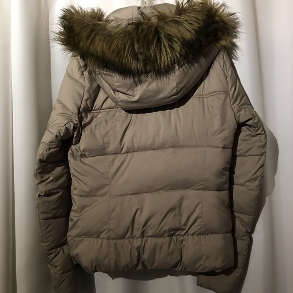 Abercrombie & Fitch puff Jacket - Picture 5 of 6