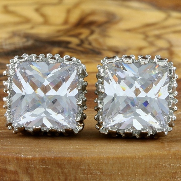 💎1 LEFT💎PRINCESS CUT WHITE SAPPHIRE STUDS - Picture 2 of 5