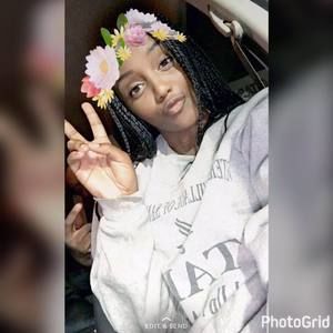 Meet your Posher, Akila