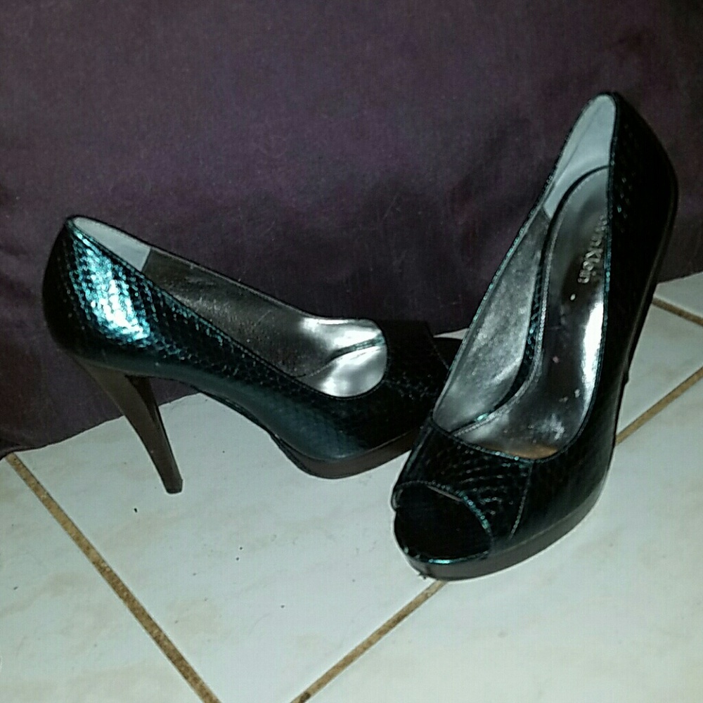 Calvin Klein Green Snakeskin Open Toe Heels
