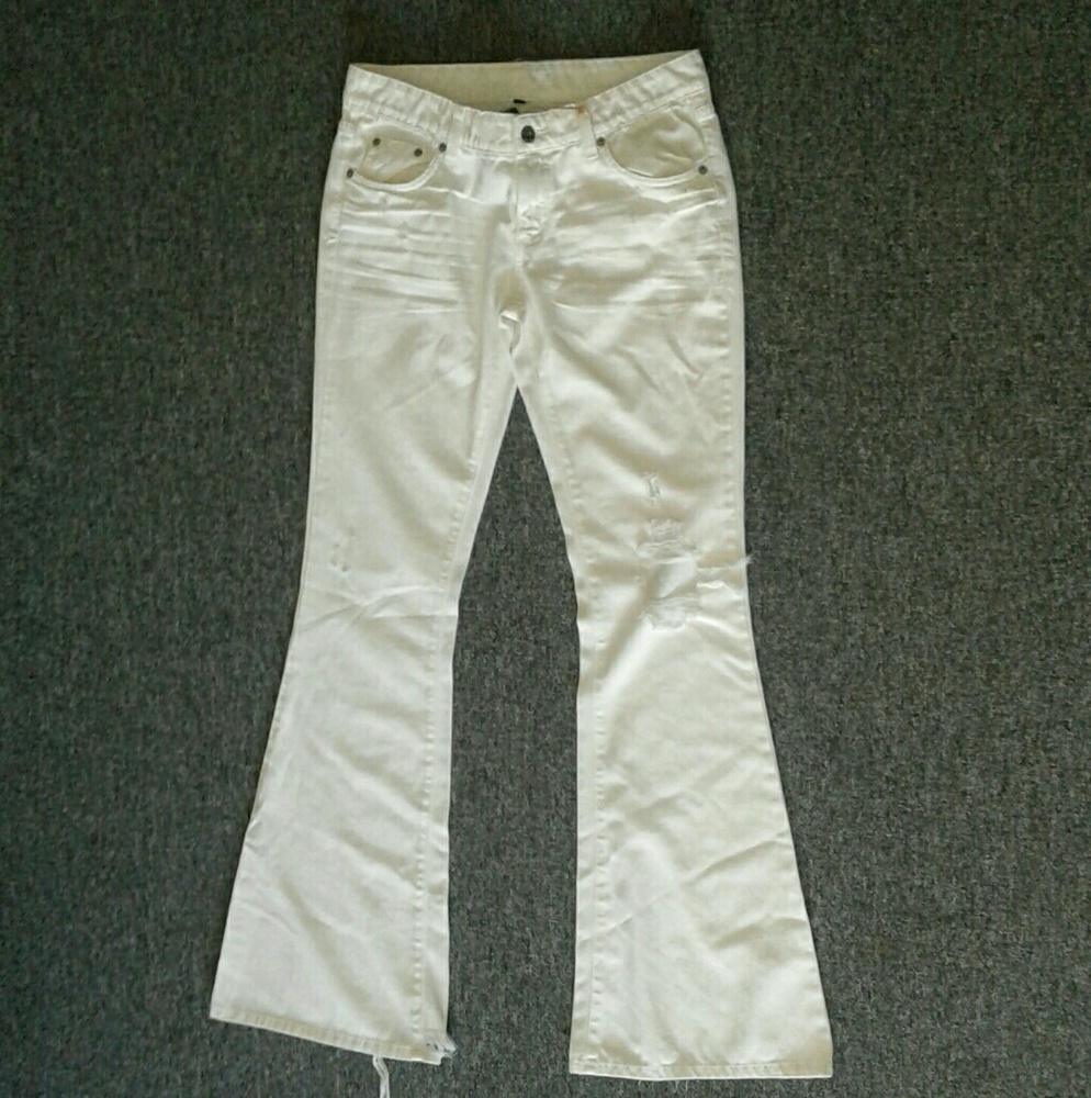 Car Mar L.A. white Distressed jeans NWT!  28 x 34