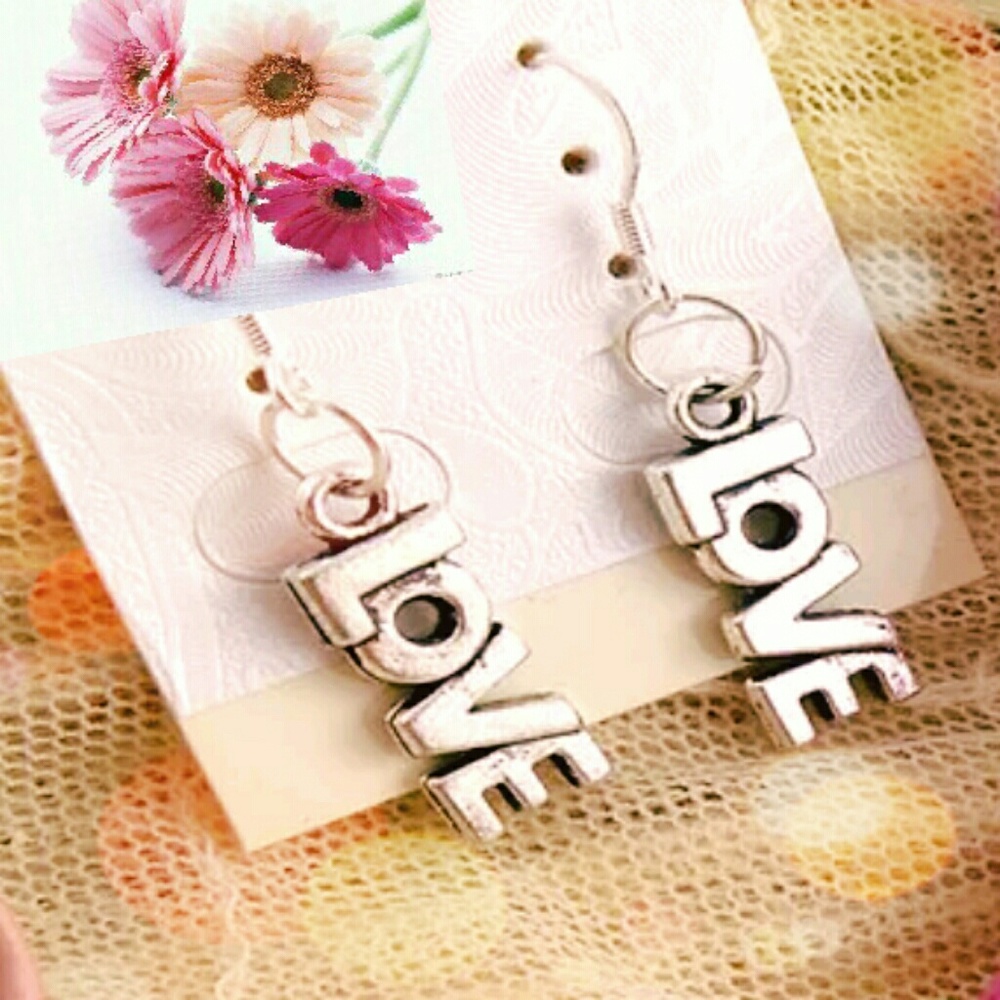 NEW! ⭐925 Sterling Silver LOVE Earrings
