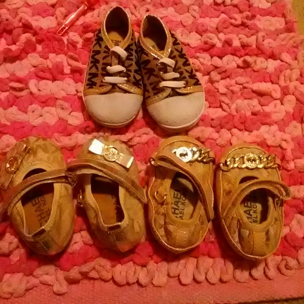 Michael kors shoes all for 50$