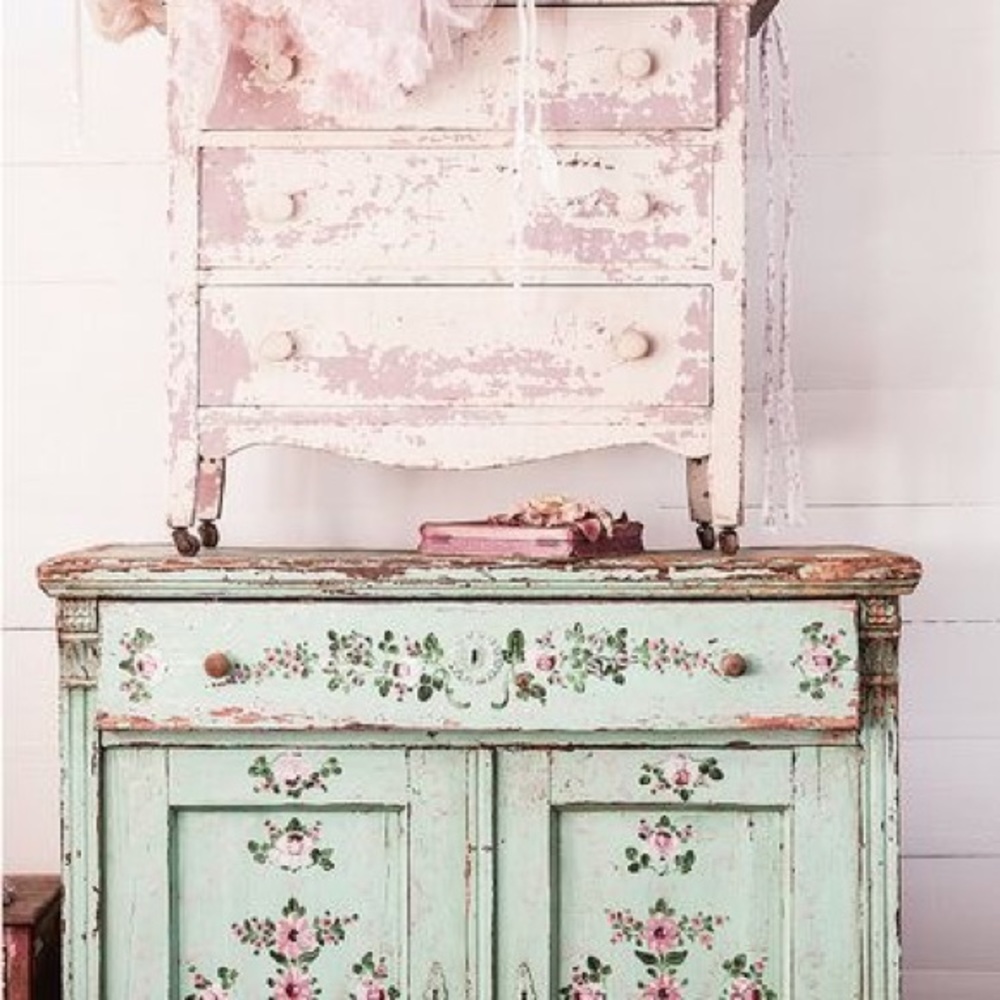 Farmhouse Chic Dresser & Buffet examples: Custom