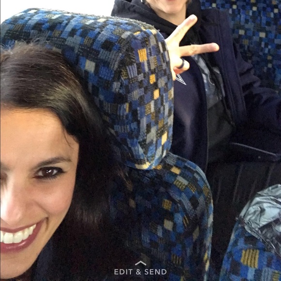 Meet your Posher, Cynthia - Picture 1 of 1