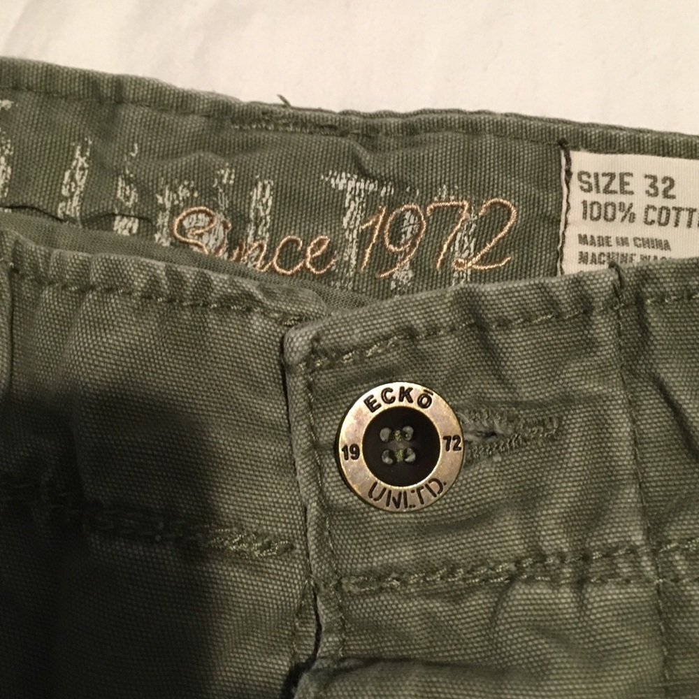 Ecko cargo shorts 32 w