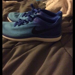 Brand new nike shoes never worn