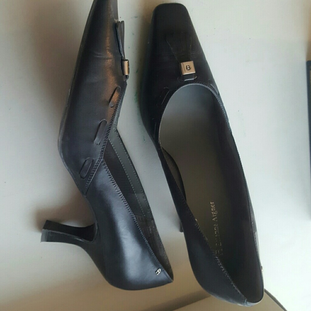 Pumps worn once