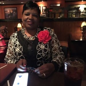 Meet your Posher, Debra