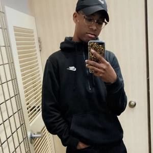 Meet your Posher, Tia