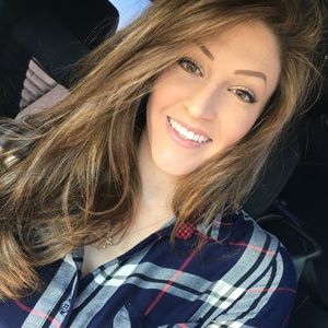 Meet your Posher, Courtney