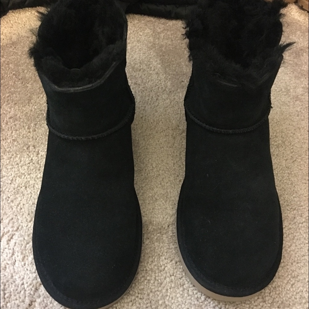 Koolaburra by Ugg short boots. Black. Like-new!