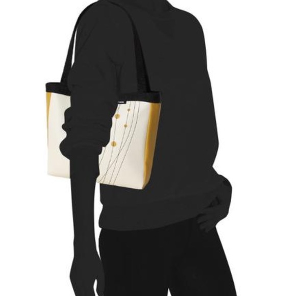 SOLD- Holly Aiken purse - Picture 3 of 4