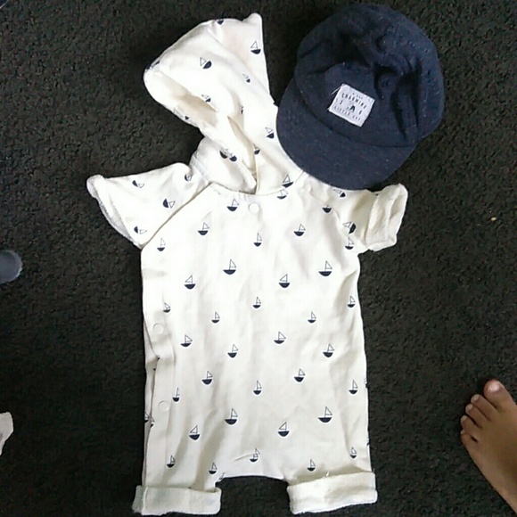 Short Romper & Cap - Picture 1 of 3