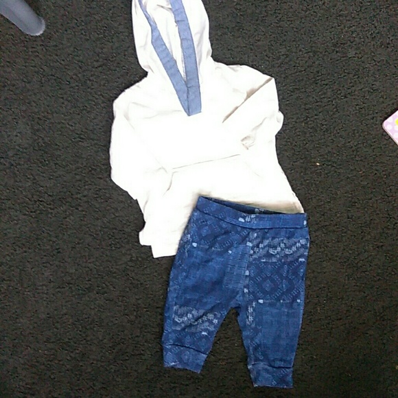 Old Navy Outfit - Picture 1 of 3
