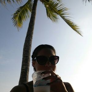 Meet your Posher, Aimee