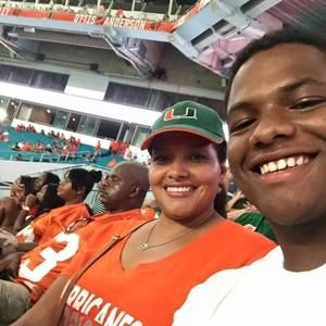 Meet your Posher, Devin