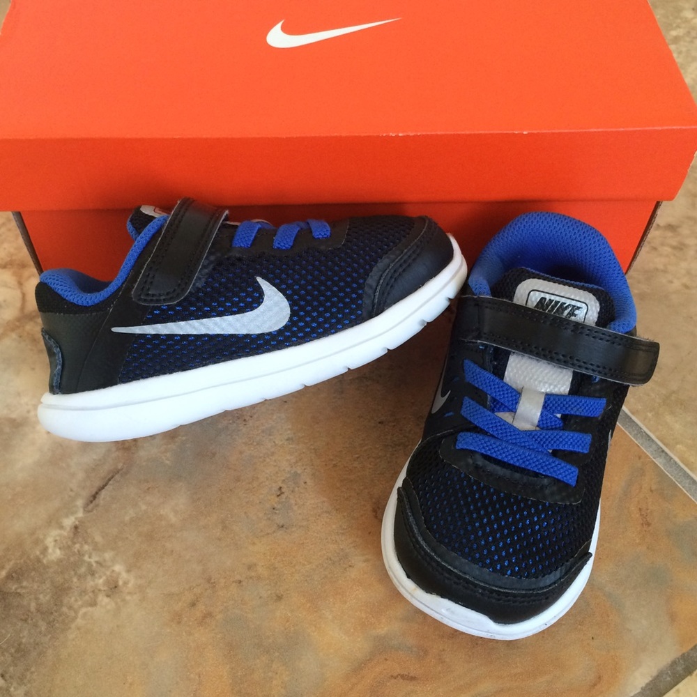 ❌SOLD❌Nike Flex 2016 RUN toddler kids 7c / 8c Free