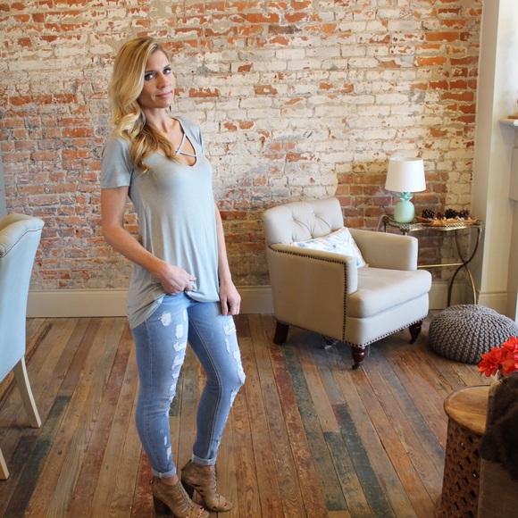 Light denim destroyed skinny jeans - Picture 4 of 7