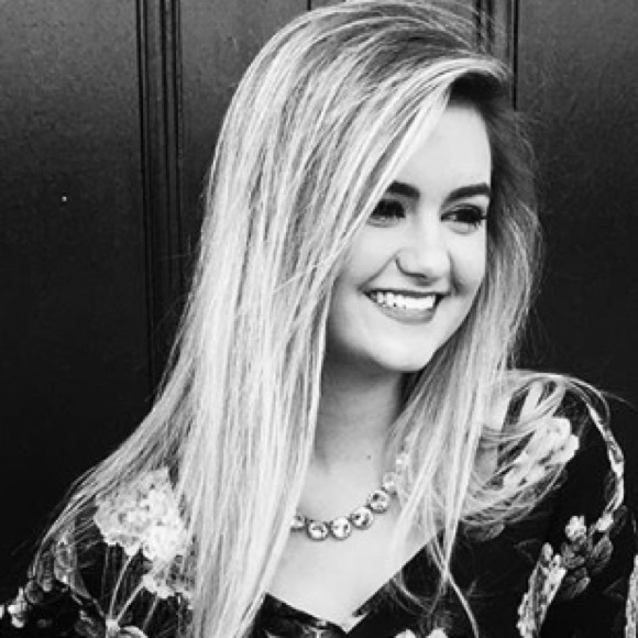 Meet your Posher, Jade - Picture 1 of 1