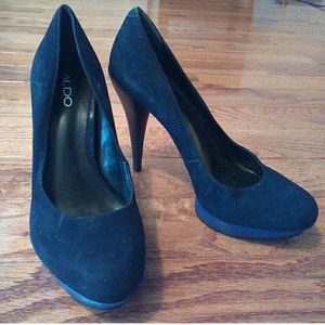 Reposh*** Aldo Black Suede Platform heels 👠