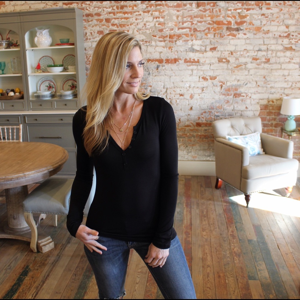 Black long sleeve button V neck - Picture 2 of 4