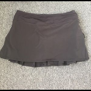 Lululemon black pace setter skirt size 8
