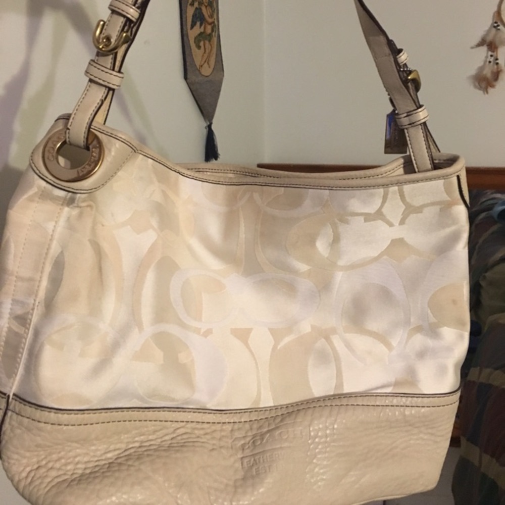 Coach auth purse
