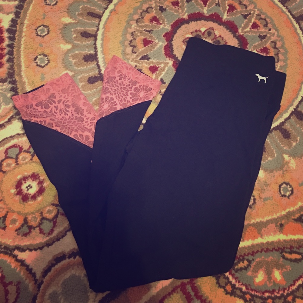 PINK VS Lace-Leg Yogas