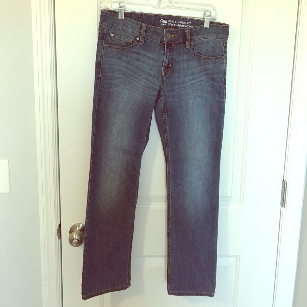 GAP STRAIGHT FIT JEANS