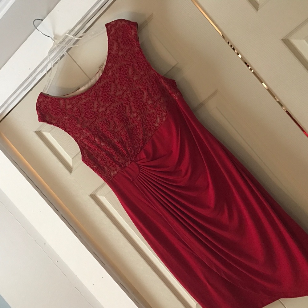 Gorgeous Red lace overlay bodice dress💃🏼