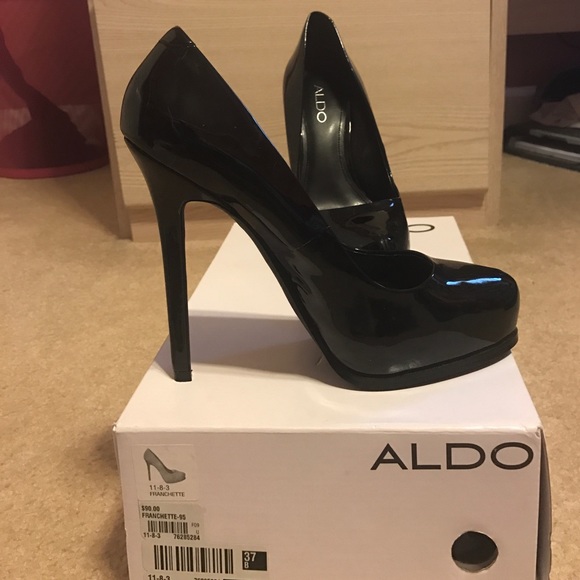 Black Aldo Patent Leather Pumps - Picture 1 of 3