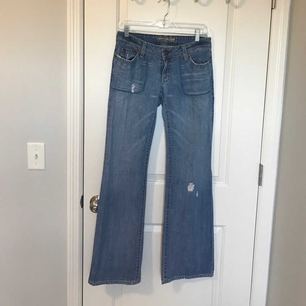 Wide led distressed jeans