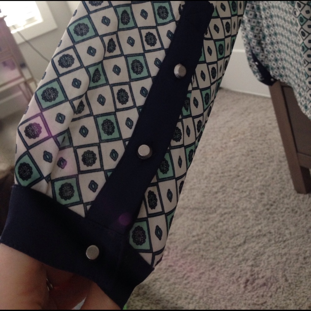 Blouse - Picture 3 of 4