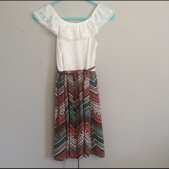 Lacy top chevron bottom cute dress with belt - Picture 1 of 3