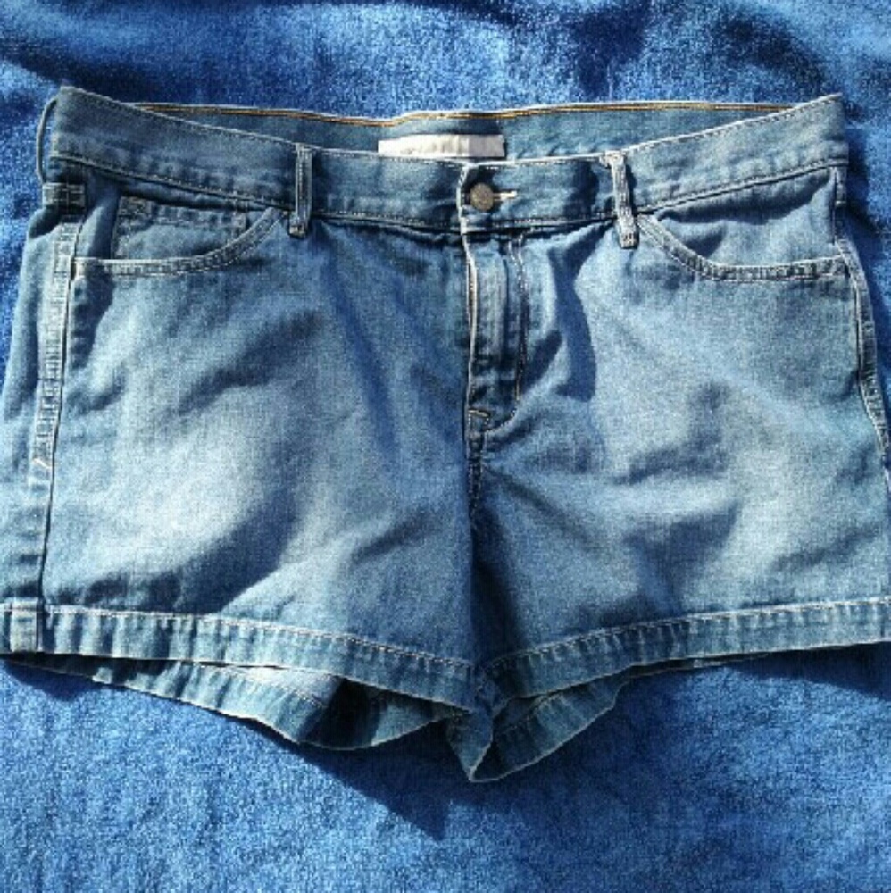 Old Navy Low-Rise Denim shorts