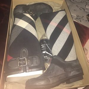 Burberry boots only worn once