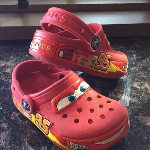 lightning mcqueen light up crocs