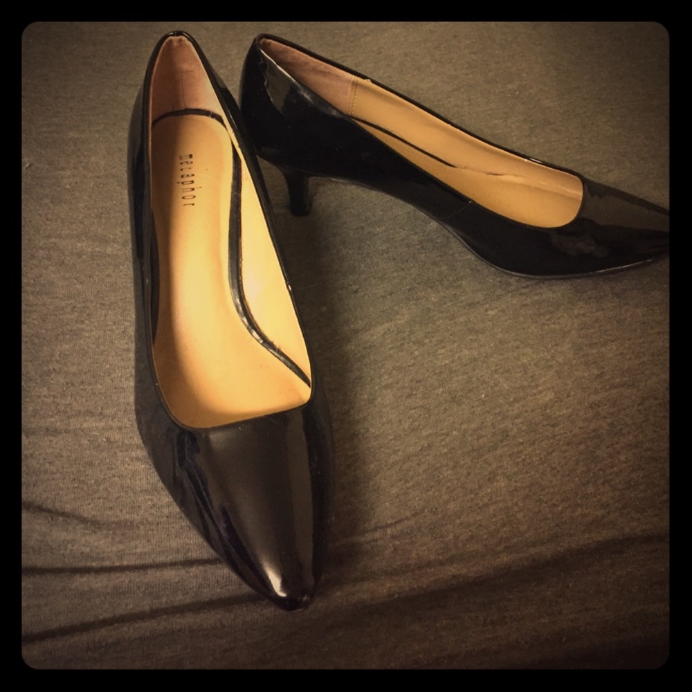 Black patent leather kitten heels