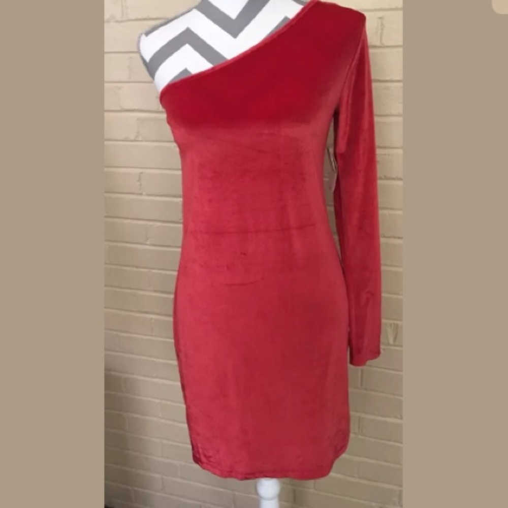 🔴 3 for $15 🆕Mac & Jac Red Velour One Cold Shoulder Dress M