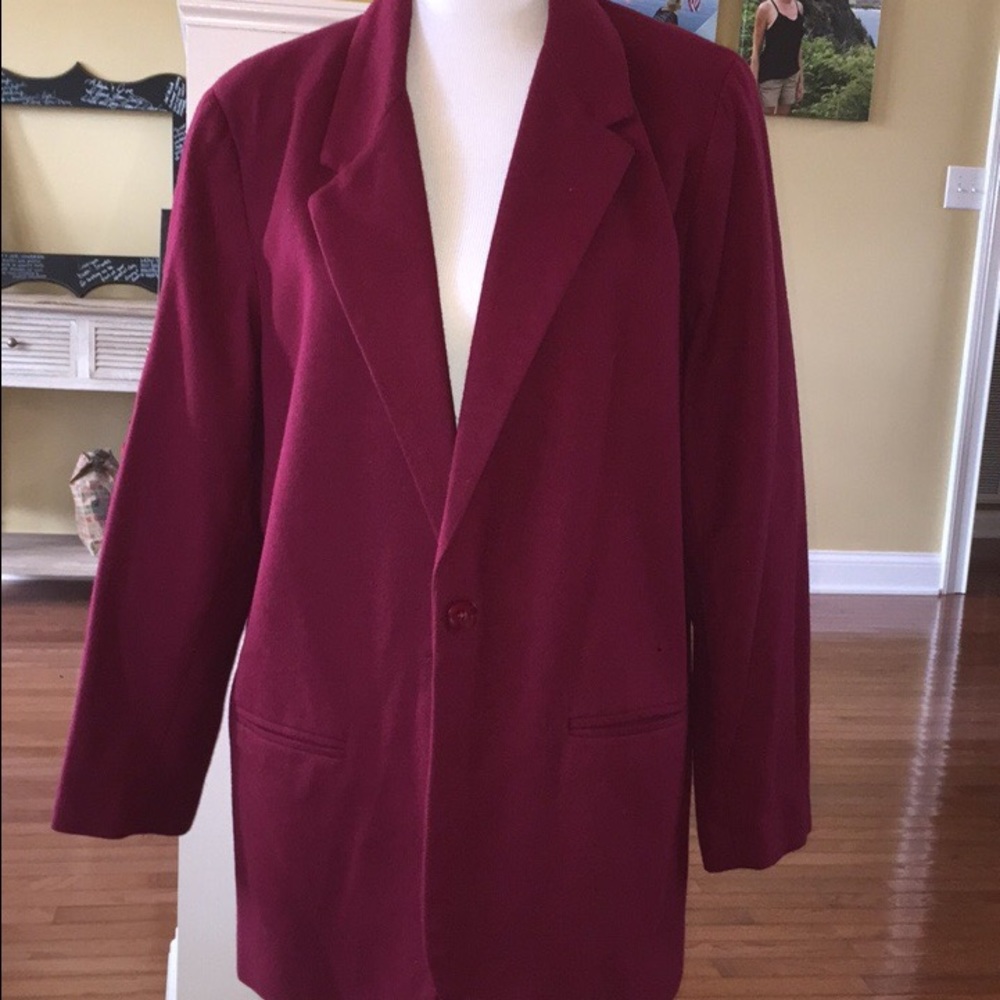 Maroon blazer size 18