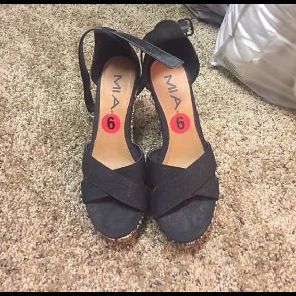 Mia Aztec wedges! - Picture 1 of 2